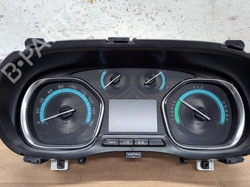 instrument-cluster-toyota-proace-van-mdz_-2016-27591006 main image