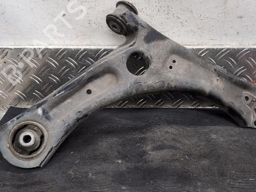 Used Right front suspension arm Right front suspension arm 37153861 37153861