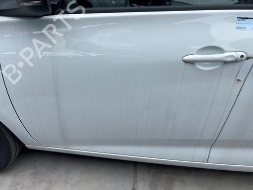 left-front-door-renault-zoe-hatchback-van-bfm_-2019-26044134 main image