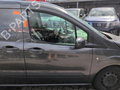 Used Right front door Right front door 37153982 37153982