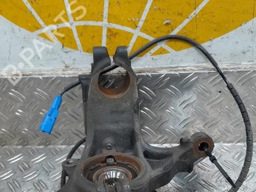 Used Right front steering knuckle Right front steering knuckle CITROËN C3 III (SX) 1.2 PureTech 82 (83 hp) 26044234 26044234