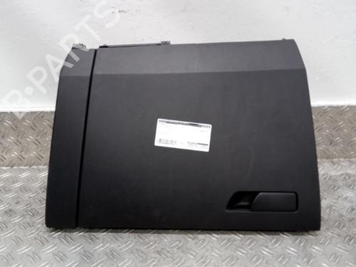 Used Glove box Glove box SEAT LEON Sportstourer (KL8, KLD) 1.5 eTSI (150 hp) 26046828 26046828