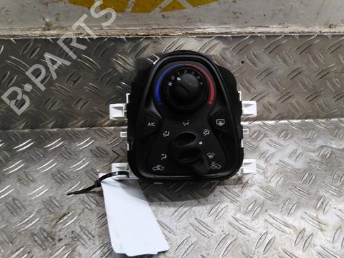 Used Climate control Climate control PEUGEOT 108 1.0 VTi 72 (72 hp) 26042750 26042750