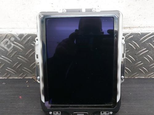 Used Display monitor Display monitor VOLVO V60 II (225) B3 Mild-Hybrid (177 hp) 33717487 33717487
