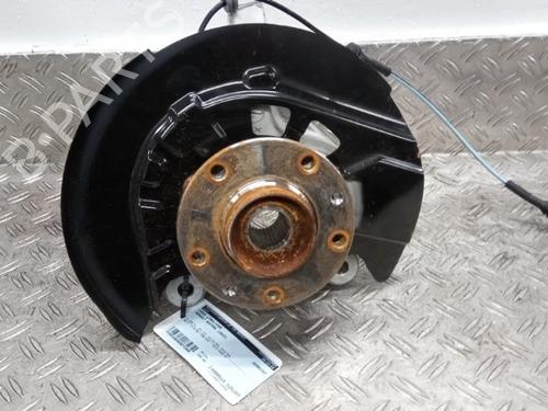 Used Left front steering knuckle RENAULT AUSTRAL TCe 160 (HGMJ) (158 hp) 26045468