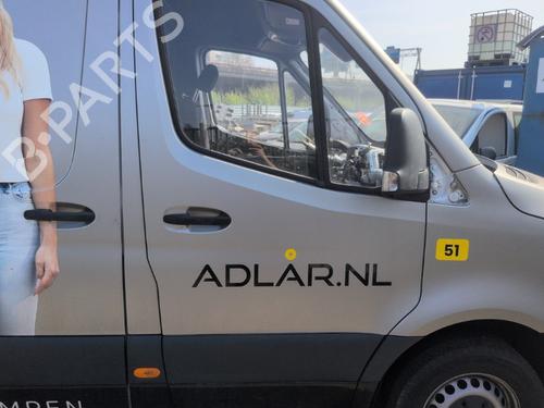right-front-door-mercedes-benz-sprinter-35-t-van-b907-b910-2018-26047650 main image