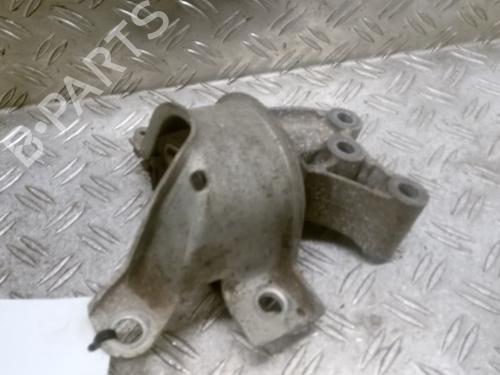 Used Engine mount FIAT 500 (312_) 1.2 (312AXA1A) (69 hp) 26045343