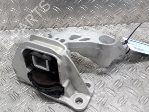 engine-mount-renault-arkana-i-lcm_-ldn_-2019-26045679 main image