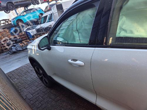 left-front-door-volvo-xc40-536-2017-32215358 main image