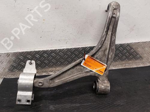 Used Right front suspension arm MERCEDES-BENZ CLA (C118) CLA 180 (118.384) (136 hp) 32520128