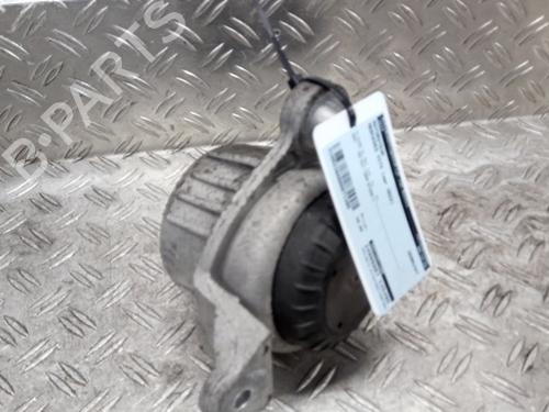 Used Engine mount MERCEDES-BENZ VITO Van (W447) 110 CDI (447.601, 447.603, 447.605) (102 hp) 26045450