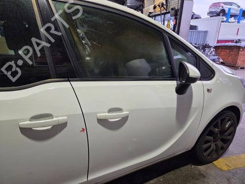 Used Right front door OPEL MERIVA B MPV (S10) 1.4 (75) (140 hp) 30320079