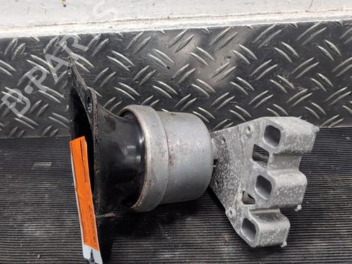 Used Engine mount VW CRAFTER Van (SY_, SX_) 2.0 TDI FWD (SYB, SYC, SYD) (177 hp) 30156003