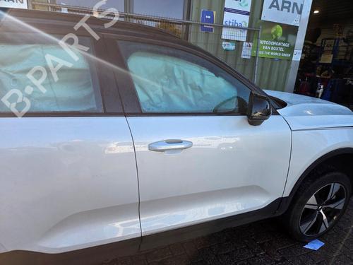 Used Right front door VOLVO XC40 (536) Recharge (231 hp) 32215360