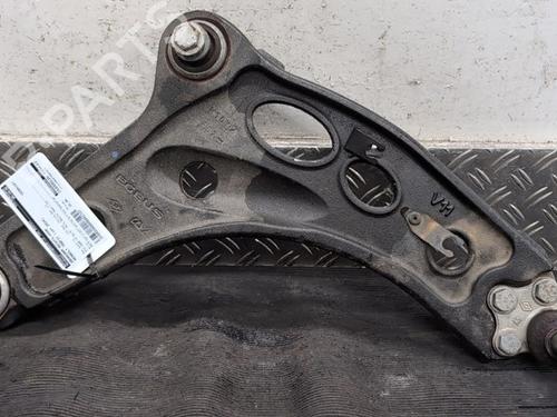 Used Right front suspension arm Right front suspension arm RENAULT TRAFIC III Platform/Chassis (EG_) E-Tech Electric (EGJA) (122 hp) 40450435 40450435
