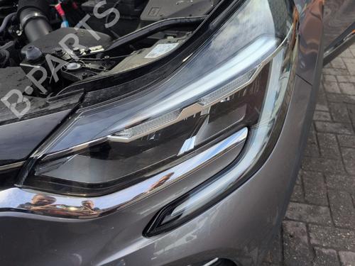 Used Left headlight Left headlight RENAULT CAPTUR II (HF_) TCe 90 (HFM6) (91 hp) 33717650 33717650