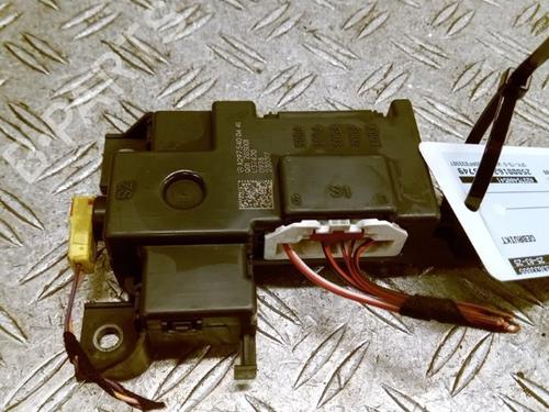 Used Fuse box Fuse box 26047166 26047166