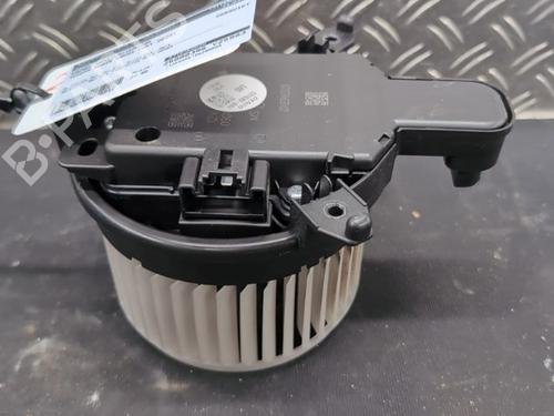 Used Heater blower motor TOYOTA YARIS CROSS (MXP_) 1.5 Hybrid (MXPJ10) (116 hp) 27681467