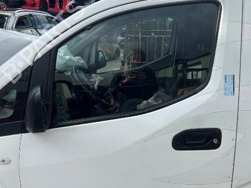 Used Left front door NISSAN NV200 Van 1.5 dCi 90 (M20, M20N, M20M) (90 hp) 26043887