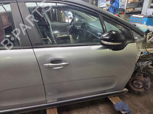 Used Right front door CITROËN C3 III (SX) 1.2 PureTech 82 (83 hp) 33018636