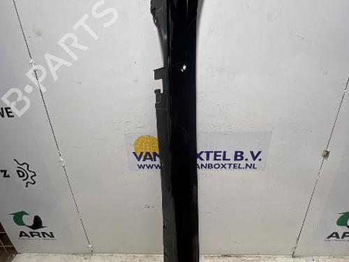 Używane Próg prawy BMW 1 (F40) 116 i (109 hp) 26044201