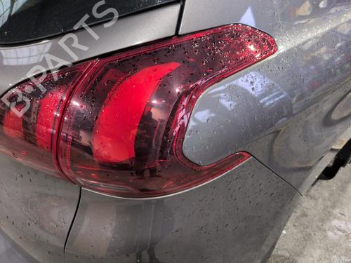 Højre baglygte PEUGEOT 2008 I (CU_) 1.2 THP 110 / PureTech 110 (110 hp) 31627393
