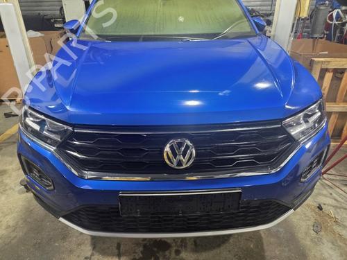 full-front-vw-t-roc-a11-d11-2017-31992792 main image