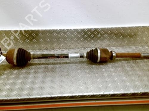 Used Right front driveshaft Right front driveshaft PEUGEOT 3008 II SUV (MC_, MR_, MJ_, M4_) 1.2 THP/ PureTech 130 (MRHNSM, MRHNSU, MRHNSJ, MRHNYW,... (131 hp) 26045844 26045844