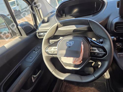 Used Steering wheel PEUGEOT PARTNER Box Body/MPV (K9) 1.5 BlueHDI 130 (131 hp) 28083281