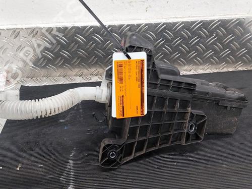 Used Windscreen washer tank VW POLO VI (AW1, BZ1, AE1) 1.5 TSI (150 hp) 32404290