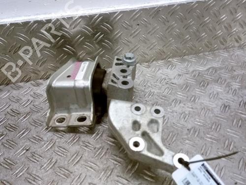 Used Engine mount Engine mount OPEL MOVANO C Van (U9) 2.2 D (140 hp) 26046045 26046045
