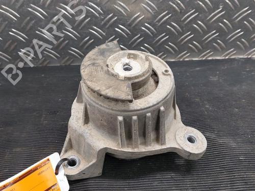 Used Engine mount Engine mount MERCEDES-BENZ VITO Van (W447) 116 CDI (447.601, 447.603, 447.605) (163 hp) 33717704 33717704