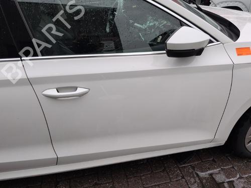 Used Right front door Right front door 38108369 38108369