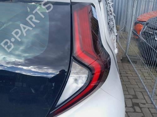 Høyre baklys TOYOTA AYGO X (_B7_) 1.0 VVT-i (KGB70) (72 hp) 26047012