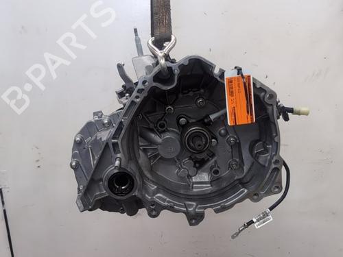 Gearkasse RENAULT TWINGO III (BCM_, BCA_) Z.E: (BCA1) (82 hp) 30875342