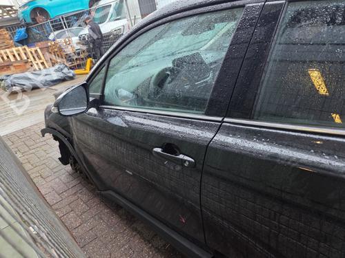 left-front-door-toyota-c-hr-_x1_-2016-32315755 main image