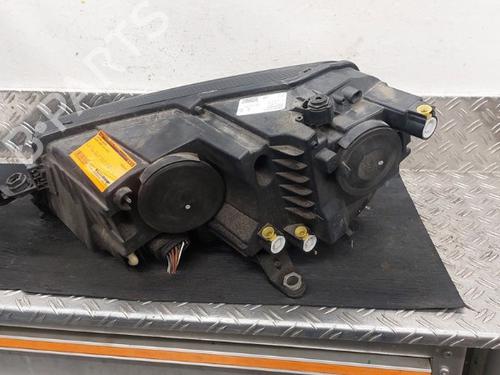 Right headlight SKODA KAROQ (NU7, ND7) 1.5 TSI | BP32520232C29