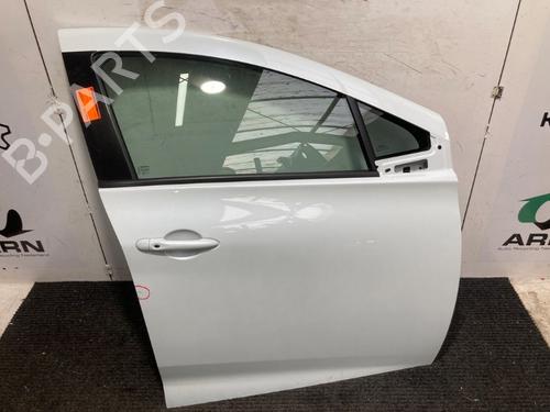 Used Right front door RENAULT ZOE Hatchback Van (BFM_) Electric (BFMC, BFMD) (136 hp) 32404330