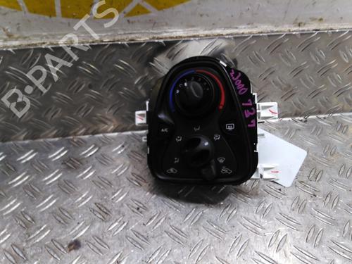 Used Climate control PEUGEOT 108 1.0 VTi 72 (72 hp) 26042509