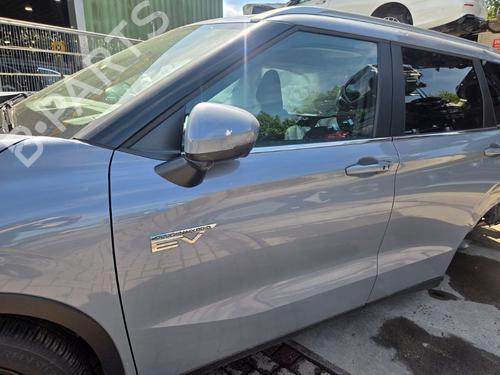 Used Left front door Left front door 37989443 37989443