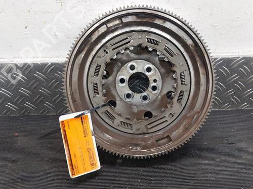 Kopling /lamell VW POLO VI (AW1, BZ1, AE1) 1.5 TSI (150 hp) 32215419