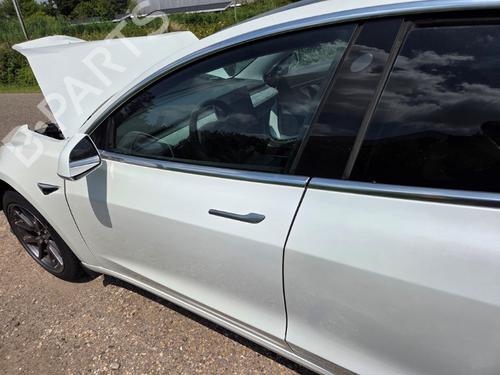Used Left front door TESLA MODEL 3 (5YJ3) EV (238 hp) 27590891