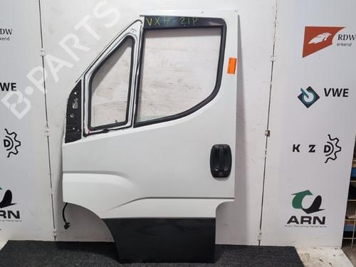 Used Left front door Left front door IVECO DAILY VI Van 33S14, 35S14, 35C14, 42S14 (136 hp) 33286480 33286480