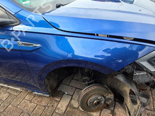 Used Right front fenders VW POLO VI (AW1, BZ1, AE1) 1.5 TSI (150 hp) 32215417