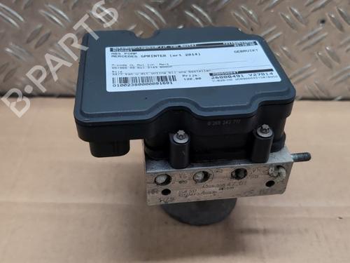 Used ABS pump ABS pump MERCEDES-BENZ SPRINTER 5-t Van (B906) 513 CDI (906.653, 906.655, 906.657) (129 hp) 40450412 40450412
