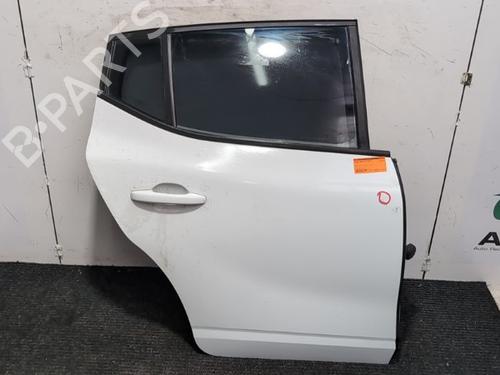 Dør højre bagtil MERCEDES-BENZ HECKFLOSSE (W111, W112) 230 S (111.010) (120 hp) 31945920