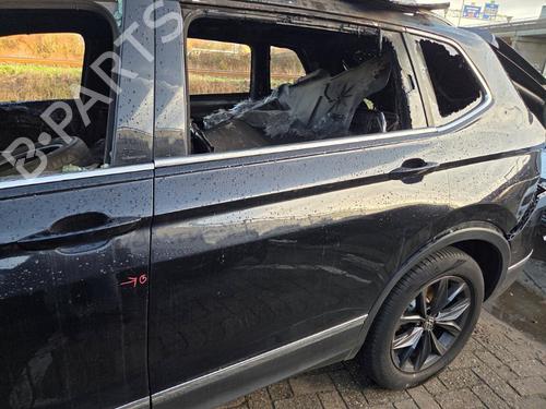 Porte arrière gauche VW TIGUAN ALLSPACE (BW2, BJ2) 1.5 TSI (150 hp) 31945940