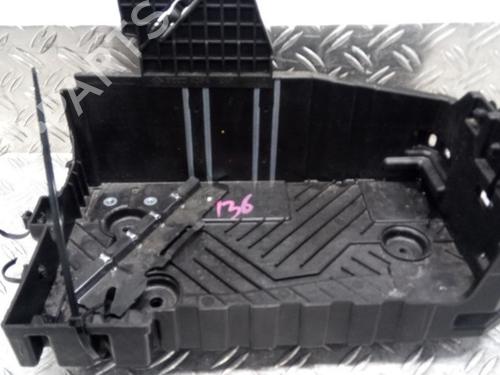 Used Support PEUGEOT 208 II (UB_, UP_, UW_, UJ_) 1.2 PureTech 100 (101 hp) 26045094