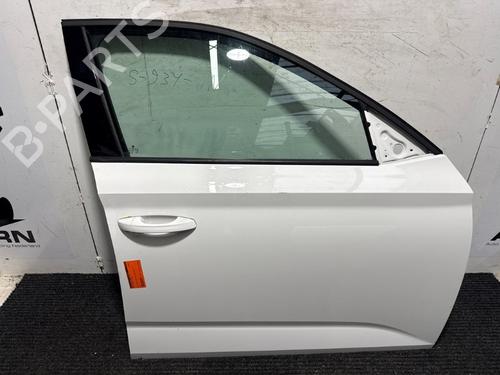 Used Right front door Right front door SKODA SCALA (NW1) 1.0 TSI (110 hp) 33018627 33018627