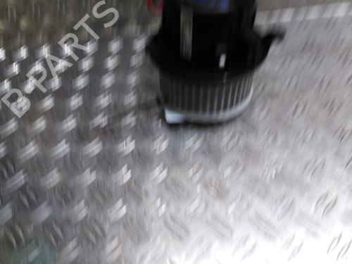 Used Heater blower motor VW POLO VI (AW1, BZ1, AE1) 1.0 TSI (95 hp) 26042377
